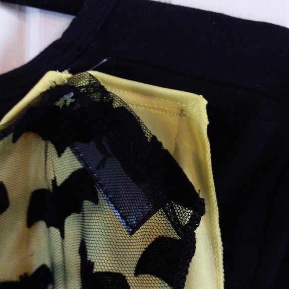 Juniors Batman Shirt - Picture 6 of 6